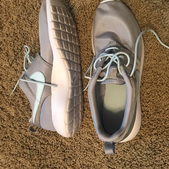 Nike Roche - Picture 3 of 8